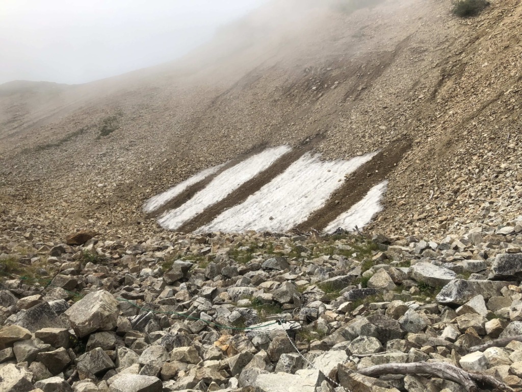 八方尾根 残雪