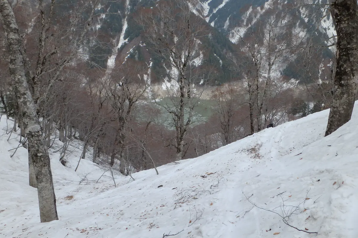 タンボ平から黒部湖へ